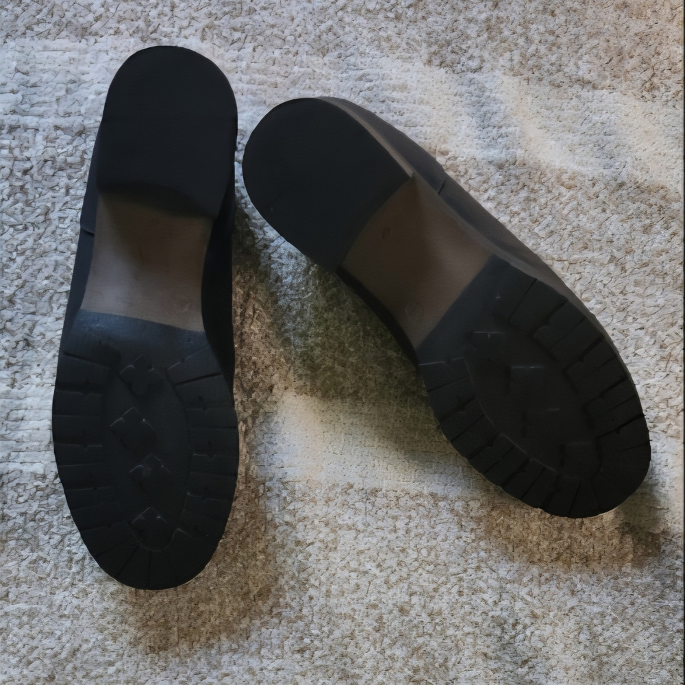 Classic Black Women's Loafers - Picture 7 of 11